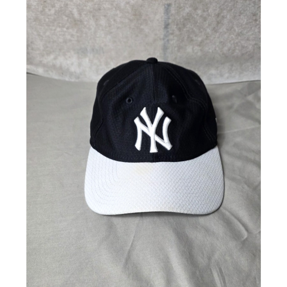 New Era NY Yankees 9TWENTY Adjustable Hat - Navy Blue & Grey - MLB Genuine